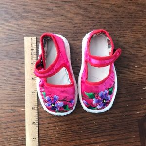 Toddler silk shoes